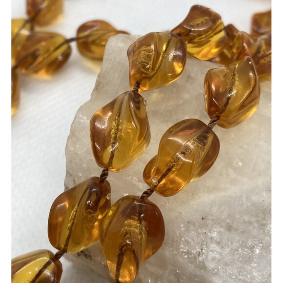 Vintage Sarah Coventry Signed 36'' Amber Acrylic Twisted Bead Beaded Necklace‎ - Picture 3 of 6